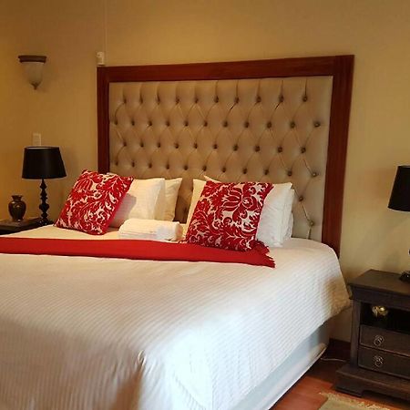 Lily White Guest House Центурион Екстериор снимка