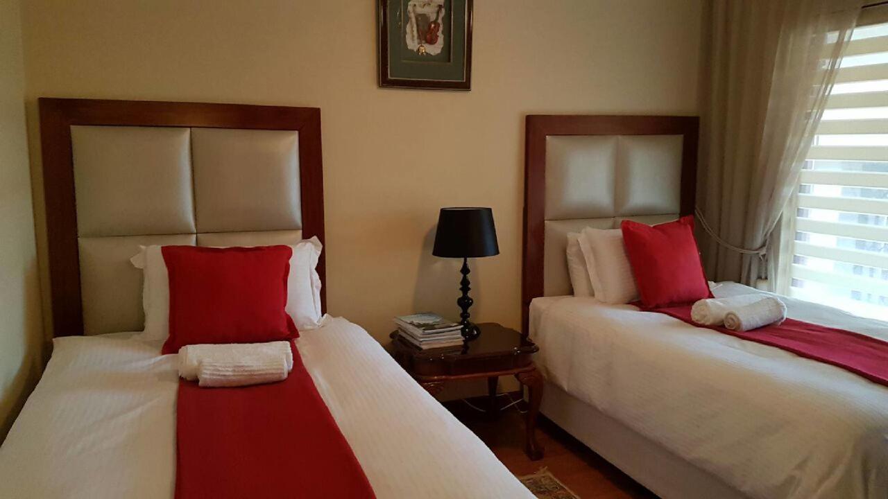 Lily White Guest House Центурион Екстериор снимка